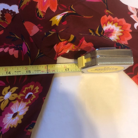 Super Cute Old Navy Dress, Tie Neck, Side Zip. Size 2 - Picture 4 of 7